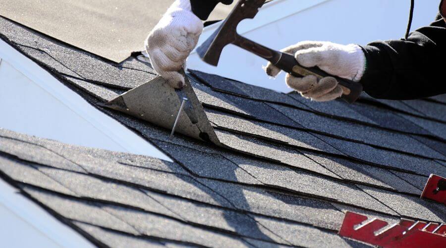 Expert Emergency Roof Repairs services in Farina, IL